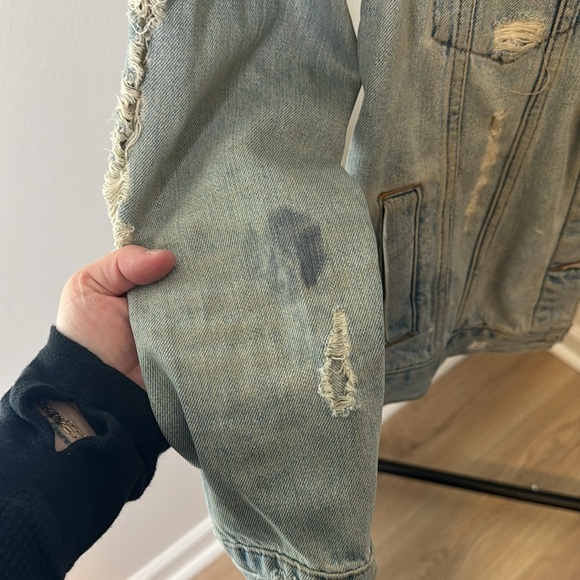 TopShop Moto Distressed Light Wash Cotton Denim Jean Jacket Size 2 - Picture 3 of 7